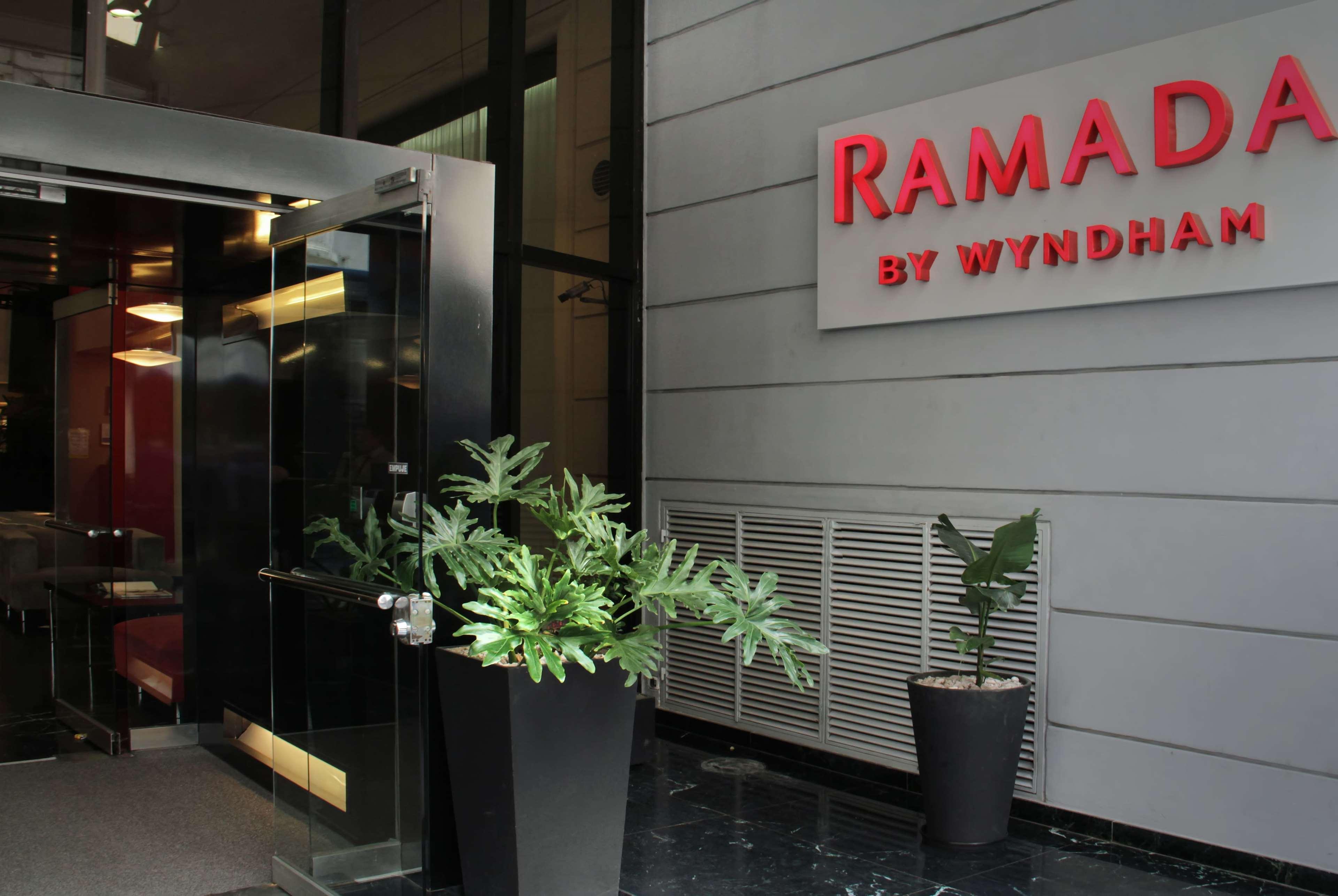 Bed and Breakfast Ramada By Wyndham Buenos Aires Centro Exteriér fotografie